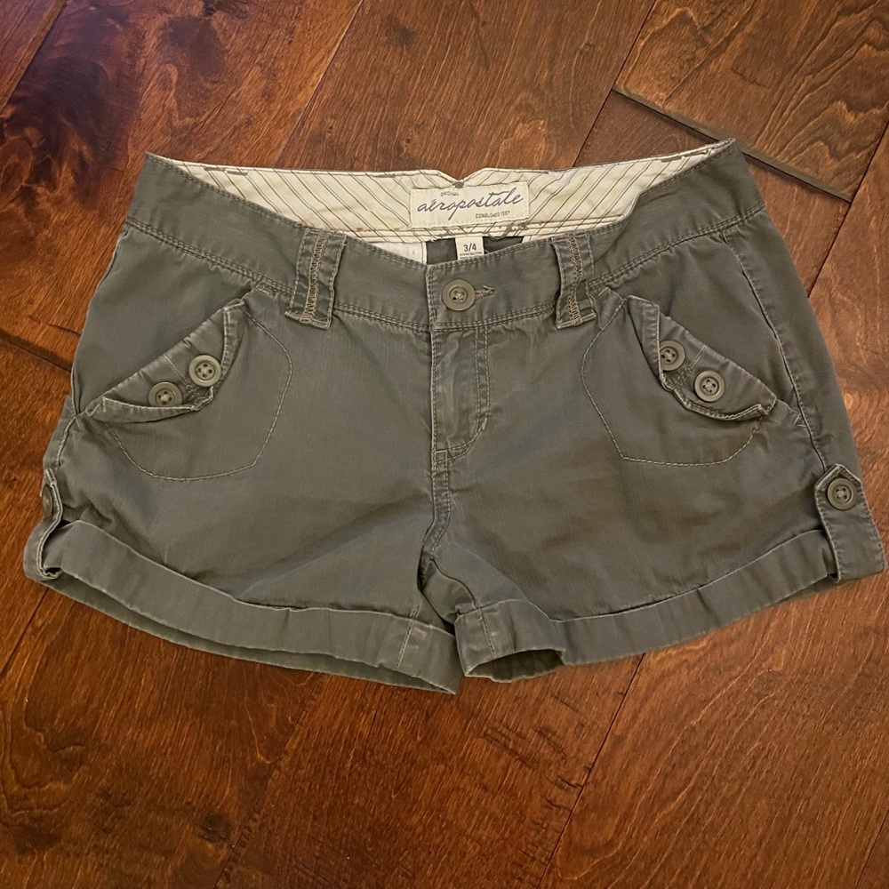 Aeropostale Gray Shorts Size 3/4